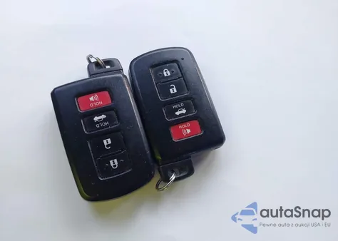 2017 Toyota Corolla Se Special Edition z USA, uszkodzony, nr VIN 5YFBURHE4HP642241